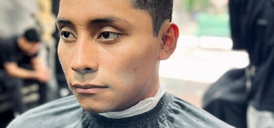 Corte Clásico para Hombre con Peinado Pulido en Monterrey