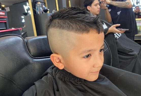 Corte Clásico para Hombre con Peinado Pulido en Monterrey